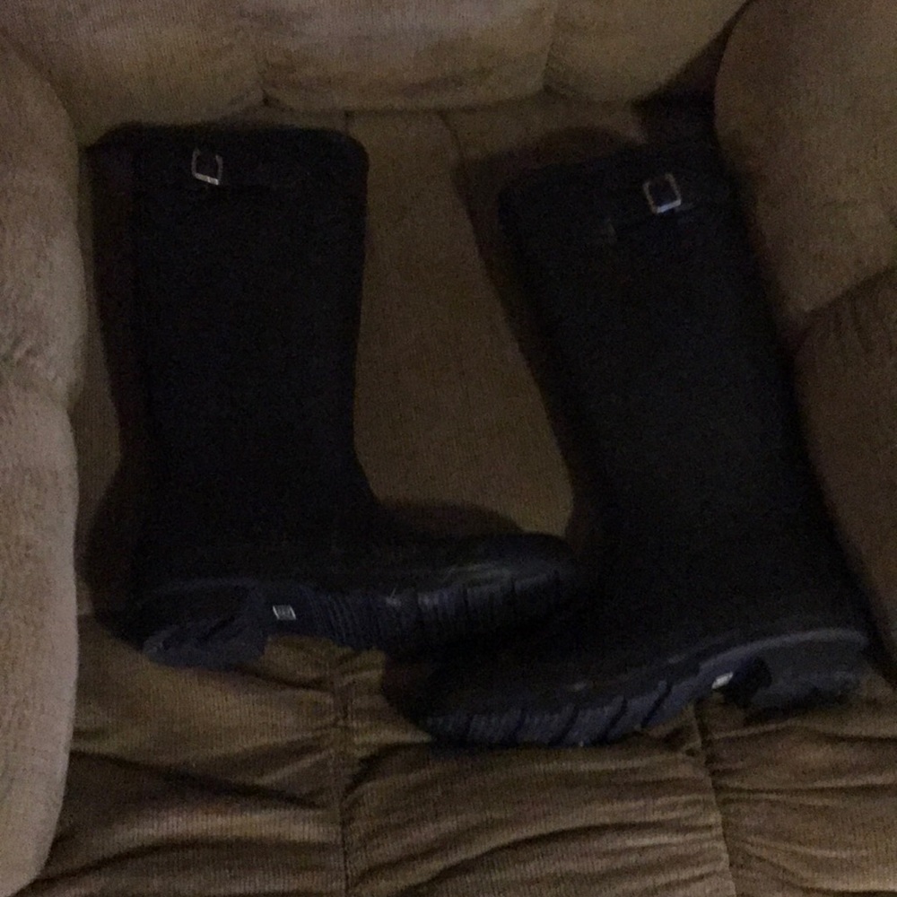 Black Rainboots